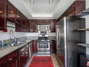 432 S Hamel Road 302, Los Angeles CA 90048