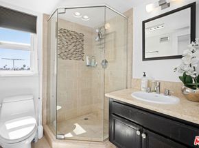 432 S Hamel Road 302, Los Angeles CA 90048