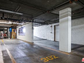 432 S Hamel Road 302, Los Angeles CA 90048