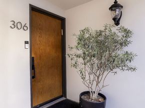 122 N Clark Drive 306, West Hollywood CA 90048