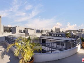 122 N Clark Drive 306, West Hollywood CA 90048