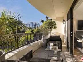 122 N Clark Drive 306, West Hollywood CA 90048