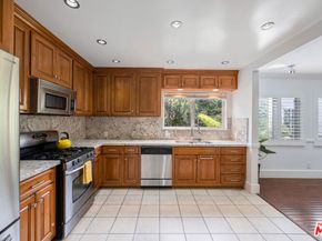 803 S Sycamore Avenue, Los Angeles CA 90036