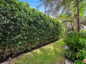 803 S Sycamore Avenue, Los Angeles CA 90036