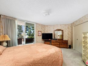 6505 S Halm Avenue, Los Angeles CA 90056