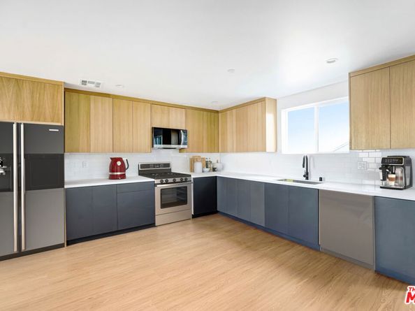 1200 W 38th Street, Los Angeles CA 90037