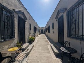 710 W 76th Street, Los Angeles CA 90044