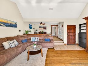 6998 Camino Degrazia, San Diego CA 92111