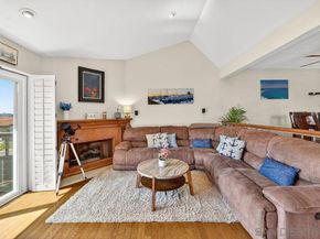 6998 Camino Degrazia, San Diego CA 92111