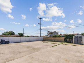 5567 Las Alturas Ter, San Diego CA 92114