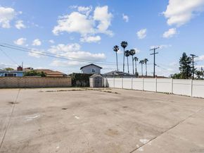 5567 Las Alturas Ter, San Diego CA 92114
