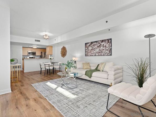 425 W Beech Street 303, San Diego CA 92101