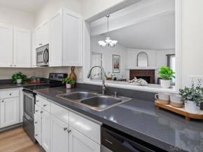 8860 Villa La Jolla 314, La Jolla CA 92037