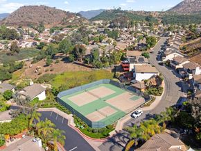 2041 Woodland Gln, Escondido CA 92027