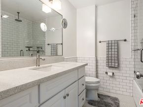 970 Palm Avenue 215, West Hollywood CA 90069