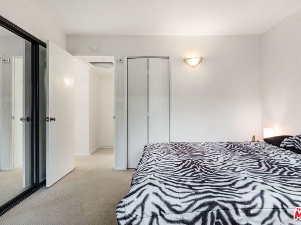 970 Palm Avenue 215, West Hollywood CA 90069