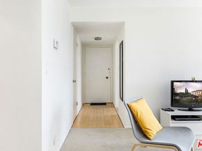 970 Palm Avenue 215, West Hollywood CA 90069