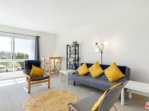 970 Palm Avenue 215, West Hollywood CA 90069