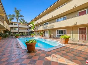 970 Palm Avenue 215, West Hollywood CA 90069