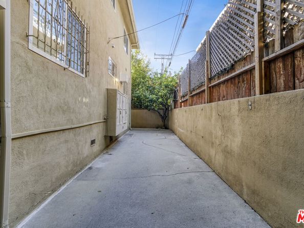 525 N Sweetzer Avenue, West Hollywood CA 90048