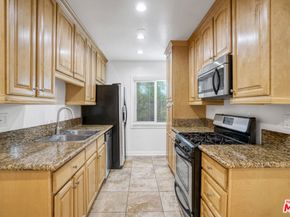 525 N Sweetzer Avenue, West Hollywood CA 90048