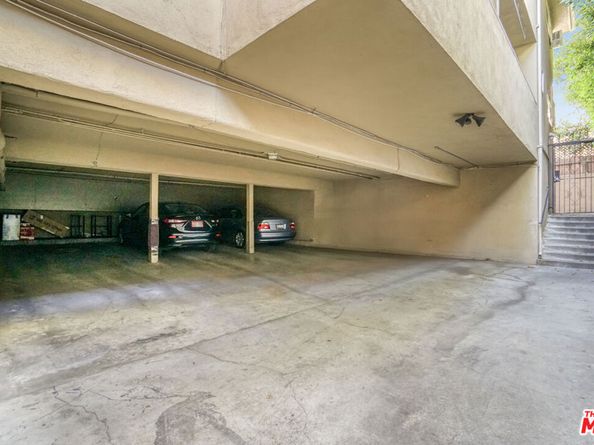 525 N Sweetzer Avenue, West Hollywood CA 90048