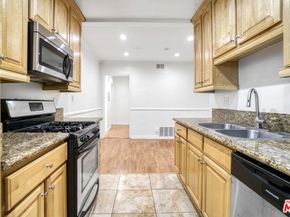 525 N Sweetzer Avenue, West Hollywood CA 90048