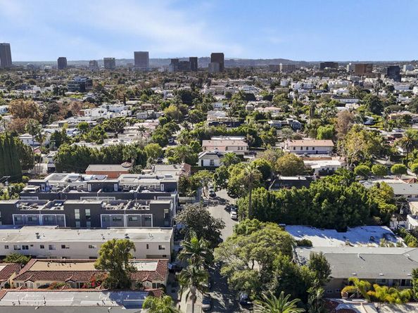 525 N Sweetzer Avenue, West Hollywood CA 90048