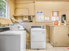 525 N Sweetzer Avenue, West Hollywood CA 90048