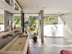 1087 Moraga Drive, Los Angeles CA 90049