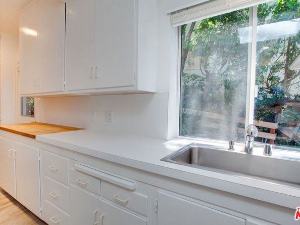 10321 Chrysanthemum Lane, Los Angeles CA 90077