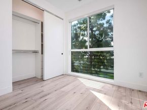 15330 Weddington Street, Sherman Oaks CA 91411