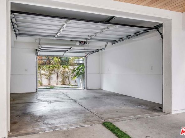 15330 Weddington Street, Sherman Oaks CA 91411