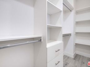 15330 Weddington Street, Sherman Oaks CA 91411