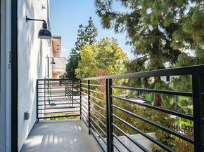 15330 Weddington Street, Sherman Oaks CA 91411