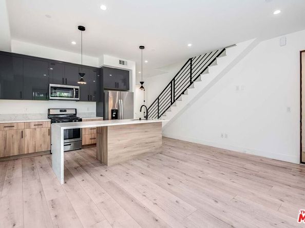 15330 Weddington Street, Sherman Oaks CA 91411