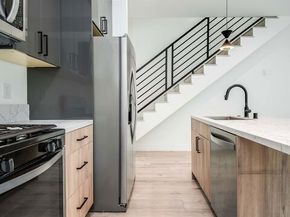 15330 Weddington Street, Sherman Oaks CA 91411