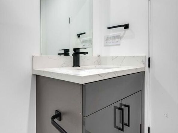 15330 Weddington Street, Sherman Oaks CA 91411