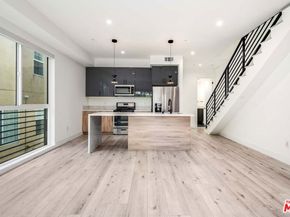 15330 Weddington Street, Sherman Oaks CA 91411