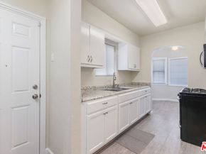 1424 W 94th Place, Los Angeles CA 90047