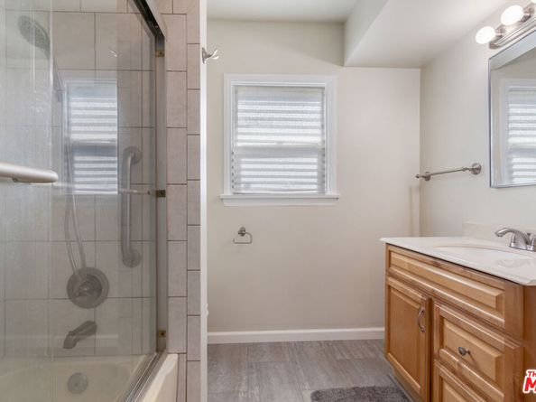 1424 W 94th Place, Los Angeles CA 90047