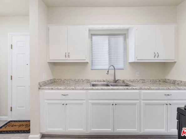 1424 W 94th Place, Los Angeles CA 90047