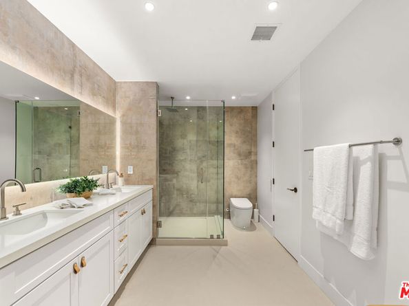 100 S La Jolla Avenue, Los Angeles CA 90048