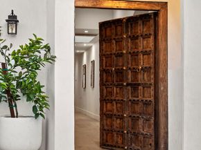 100 S La Jolla Avenue, Los Angeles CA 90048