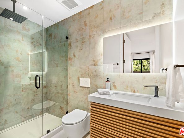 100 S La Jolla Avenue, Los Angeles CA 90048