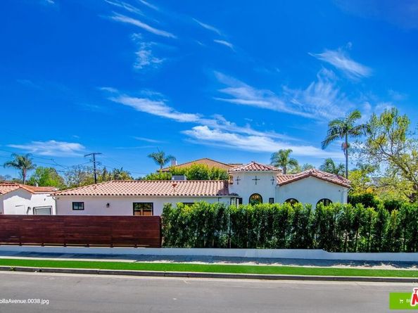 100 S La Jolla Avenue, Los Angeles CA 90048