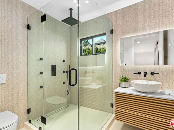 100 S La Jolla Avenue, Los Angeles CA 90048