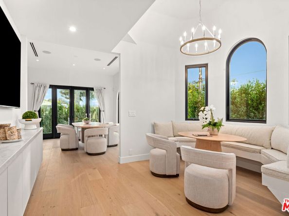 100 S La Jolla Avenue, Los Angeles CA 90048