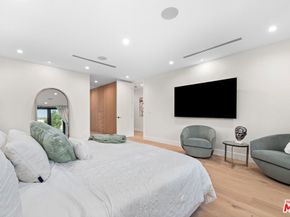 100 S La Jolla Avenue, Los Angeles CA 90048