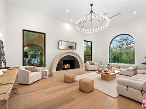 100 S La Jolla Avenue, Los Angeles CA 90048